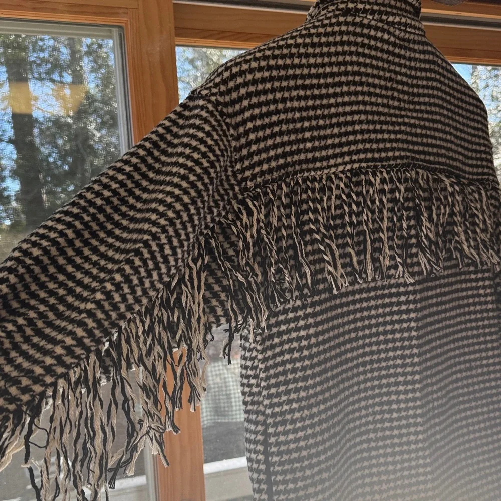 SO Black and White Houndstooth Shacket - Picture 2 of 11